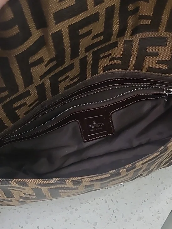 Authentic FENDI - Picture 12 of 16